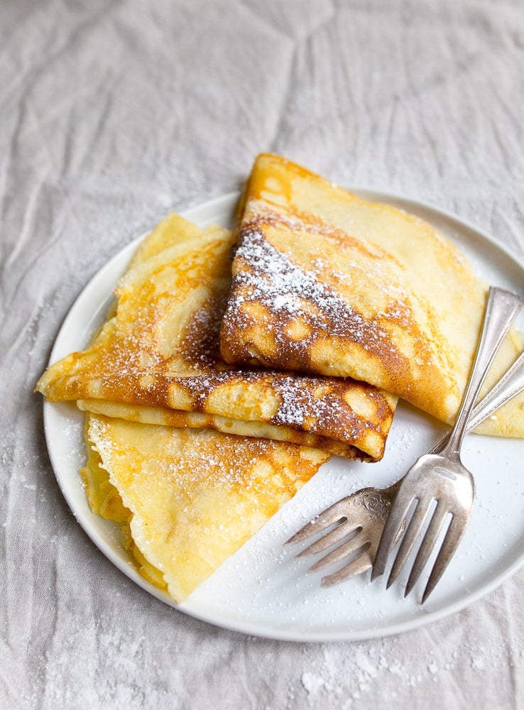 Crepe recipe for two people. Dessert for two